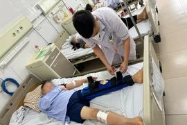 Sau cú ngã gần 20 năm, mới biết mình bị đứt dây chằng khớp gối