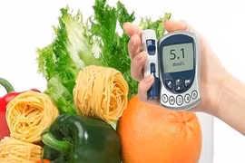 Bác sĩ mách cách ăn cho người tiểu đường khi bị ốm
