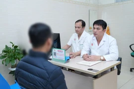 Bác sĩ chỉ rõ virus HPV gây thiệt cho nam giới thế nào?