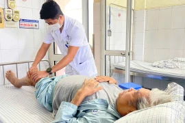 Nhiều người tiêm khớp thiếu an toàn gặp nhiễm khuẩn nguy hiểm