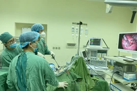 Ăn thịt bò người đàn ông phải nhập viện do tắc ruột