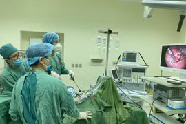 Ăn thịt bò người đàn ông phải nhập viện do tắc ruột