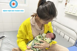 19 ngày tuổi phải cắt 40 cm ruột non vì xoắn