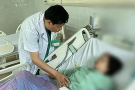 Người phụ nữ 60 tuổi bị u buồng trứng ác tính “khổng lồ” gần 13kg