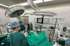 Uống thuốc nam trị sỏi thận, người đàn ông bị ngộ độc gan