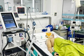  Sốc nhiệt trong mùa hè: Bác sĩ chỉ dấu hiệu và cách xử trí ban đầu