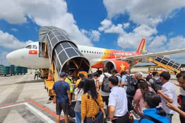 Giá vé máy bay nội địa tăng từ 1/3