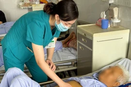 Nhiều người tổn thương gan mật, thận nghiêm trọng vì uống thuốc sai cách