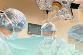 Xuyên đêm cứu trẻ sơ sinh 2kg hoại tử ruột từ trong bụng mẹ