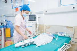 Bé 10 tháng phải phẫu thuật cắt đoạn đại tràng do lồng ruột gây hoại tử