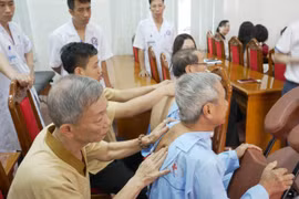 Chuyển giao kỹ thuật tác động cột sống chữa hàng trăm bệnh cho y bác sĩ