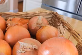 Bác sĩ mách cách dùng hành tây trị ho đơn giản mà hiệu quả