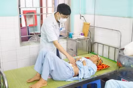 Cụ bà 102 tuổi còn bị u nang buồng trứng xoắn