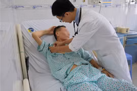 Bắc cầu động mạch nách – đùi, trị tắc nghẽn mạch máu chi dưới