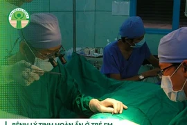 Phẫu thuật hạ tinh hoàn ẩn sớm tránh vô sinh, ung thư...