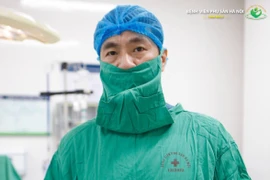 Bụng to bất thường do u xơ tử cung khổng lồ: Khi nào cần mổ?