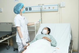 Người phụ nữ hơn 30 năm đeo bỉm vì nước tiểu rò rỉ không kiểm soát