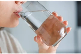 Uống nước mà thấy các dấu hiệu này... cẩn thận gan, thận suy yếu