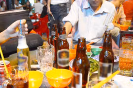 Những loại nước uống làm tăng axit uric, gây gút và suy thận...