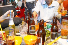 Những loại nước uống làm tăng axit uric, gây gút và suy thận...