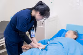 Đau bụng từng cơn, đi khám không ngờ ung thư trực tràng