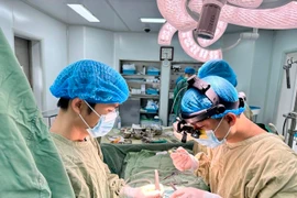 Cách điều trị dị tật bẩm sinh “còn ống động mạch”