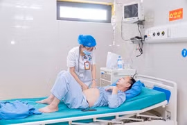 Bỏ thuốc hạ mỡ máu người đàn ông 44 tuổi nguy kịch vì viêm tụy cấp