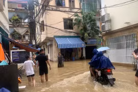 Bộ Y tế hướng dẫn xử lý nước và vệ sinh môi trường trong bão lũ