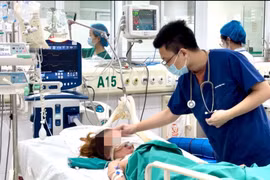 Người phụ nữ nguy kịch vì mò đốt ở vị trí "nhậy cảm"