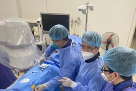 Lần đầu tiên lấy tổ chức tụy hoại tử qua da