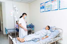 Đau bụng sau ăn mít phải cắt bỏ túi mật do viêm túi mật cấp