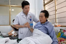 3 phẫu thuật trong 1 cuộc mổ cứu bệnh nhân gãy nhiều xương phức tạp 