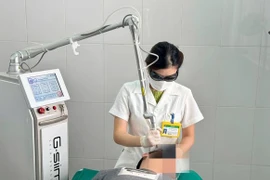 Laser CO2 điều trị dày sừng da dầu, các nốt nâu, đen trên mặt