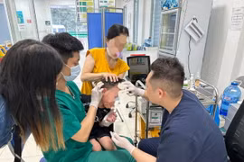 Bé trai 8 tuổi lên cơn dại vì bị chó cắn chỉ tiêm phòng uốn ván