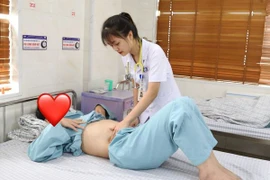 Uống thuốc nam bị thận hư, người đàn ông bị phù nề toàn thân