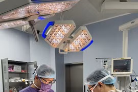 Rất hiếm gặp: U mỡ vùng bìu khổng lồ bệnh Madelung