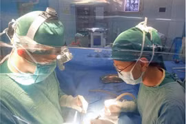 6 tiếng nỗ lực cứu bệnh nhi dị tật tim phức tạp, chuyển vị đại mạch