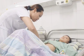 Trẻ mất máu cấp do viêm loét dạ dày tá tràng: Cách để khỏi hoàn toàn