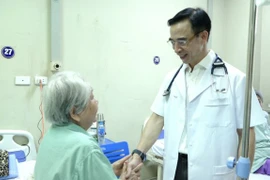 GS.TS Nguyễn Quang Tuấn muốn giúp bệnh nhân bằng kiến thức và kinh nghiệm của mình