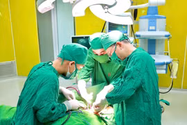 Cứu bệnh nhân nhiễm trùng nhiễm độc bởi ảnh hưởng vết mổ 3 năm trước