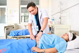 Cứu thành công sản phụ sinh non 34 tuần, suy thai cấp