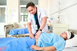 Cứu thành công sản phụ sinh non 34 tuần, suy thai cấp