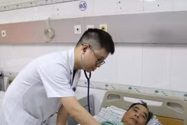 Kỹ thuật Hybrid cứu sống người bệnh lóc tách động mạch chủ ngực nguy kịch