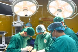 Dùng chất kích thích nam thanh niên tự tay cắt nát “của quý”