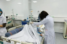 Uống thuốc nam điều trị viêm gan B, người đàn ông hôn mê gan