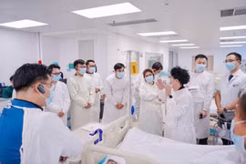 Vượt qua siêu bão, hợp tác quốc tế, mở rộng phát triển kỹ thuật ghép tạng