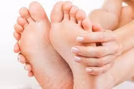 Bàn chân là "lá phổi thứ hai", thấy 5 dấu hiệu này nên đi khám sớm