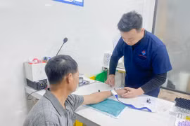 Sức khỏe bình thường, bất ngờ xét nghiệm mỡ máu cao gấp 40 lần