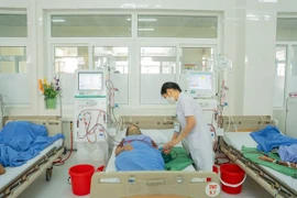 Người trẻ cẩn thận suy thận mạn phải chạy thận nhân tạo