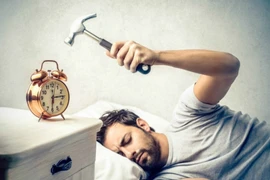 Điều gì xảy ra nếu bạn tắt chuông báo thức rồi ngủ tiếp